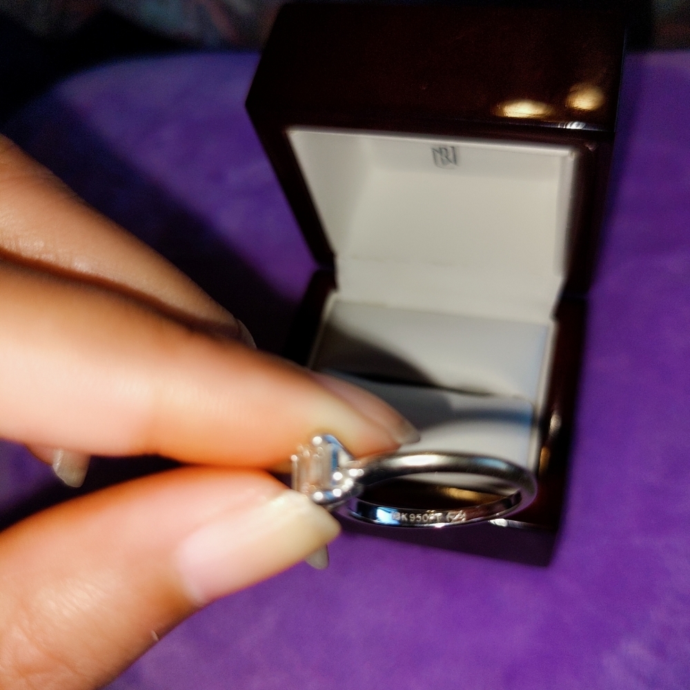 Diamond Ring - Picture 4 of 7